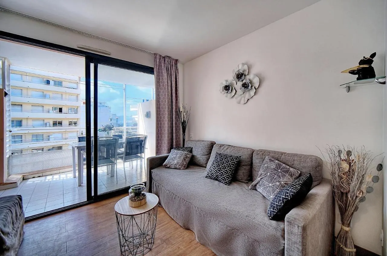 Agreable 2 Pieces Avec Piscine A1B235 Apartment Cannes