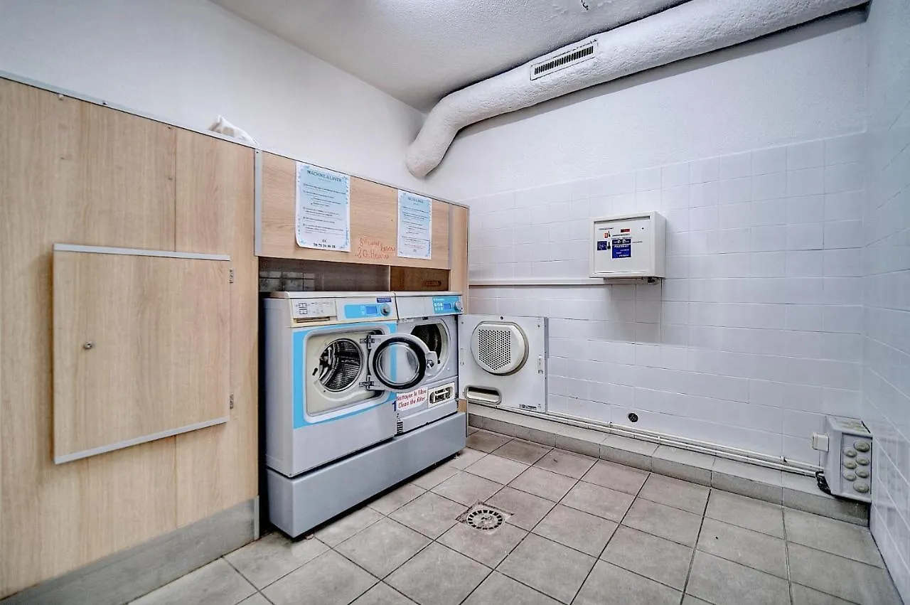Agreable 2 Pieces Avec Piscine A1B235 Apartment Cannes