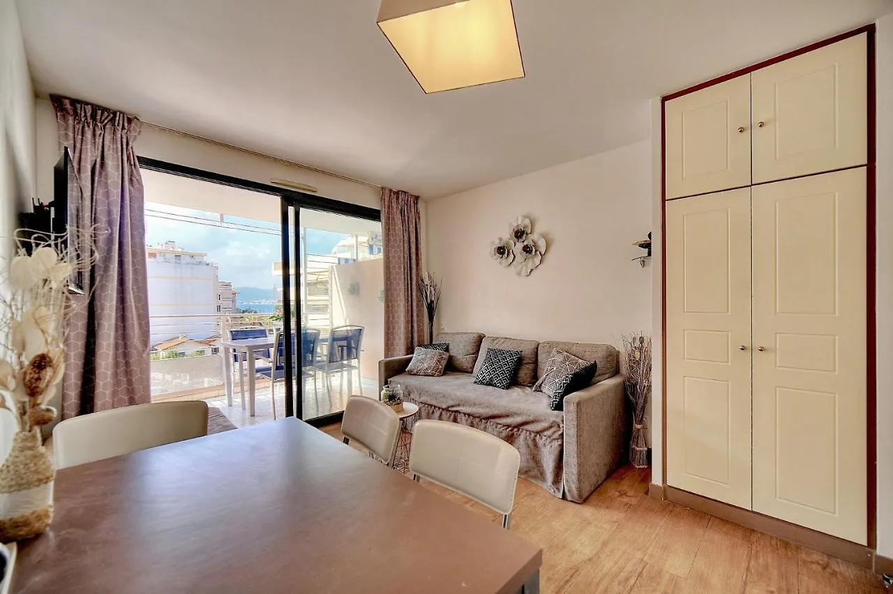 Agreable 2 Pieces Avec Piscine A1B235 Apartment Cannes France