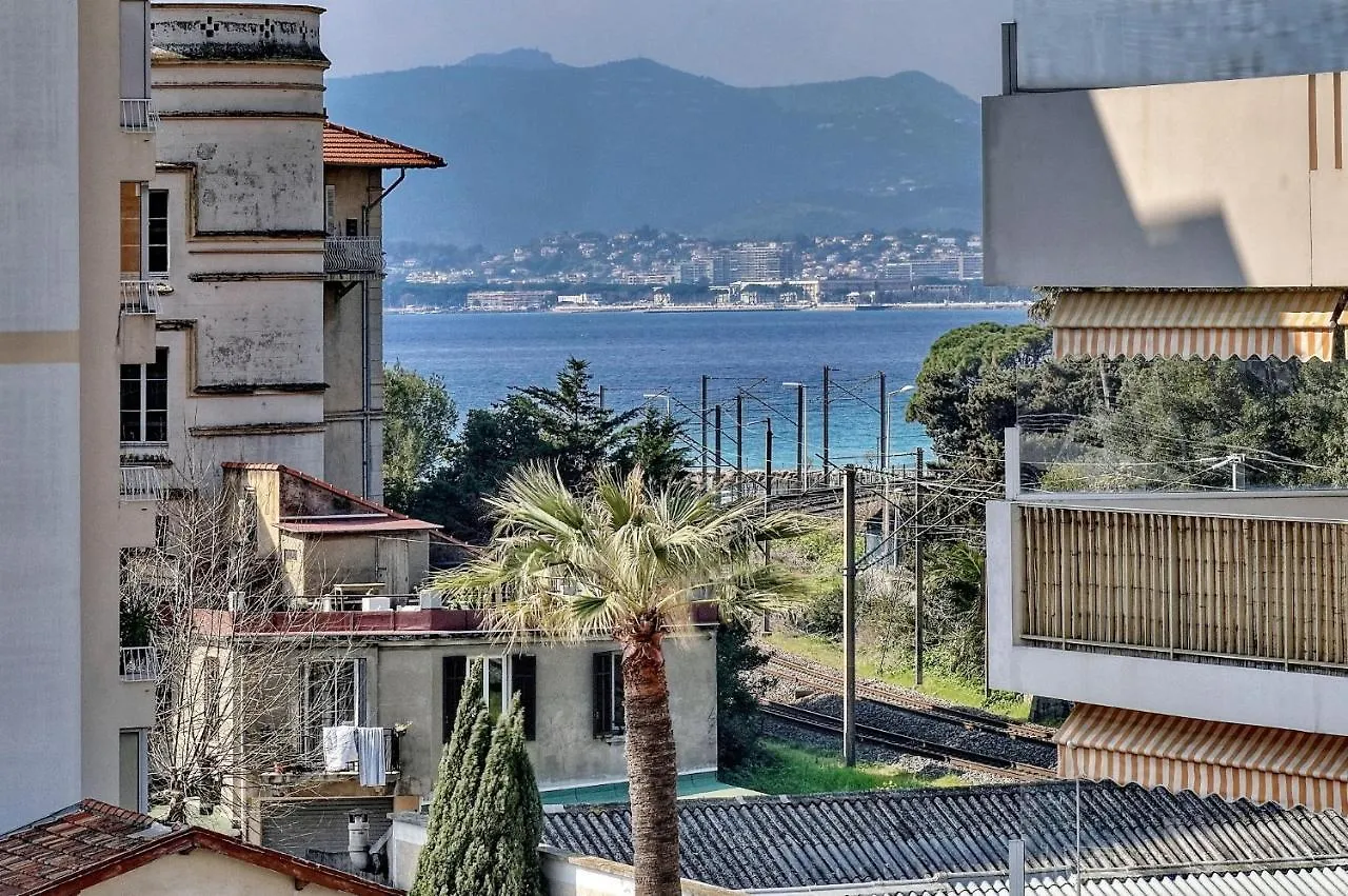 Agreable 2 Pieces Avec Piscine A1B235 Apartment Cannes
