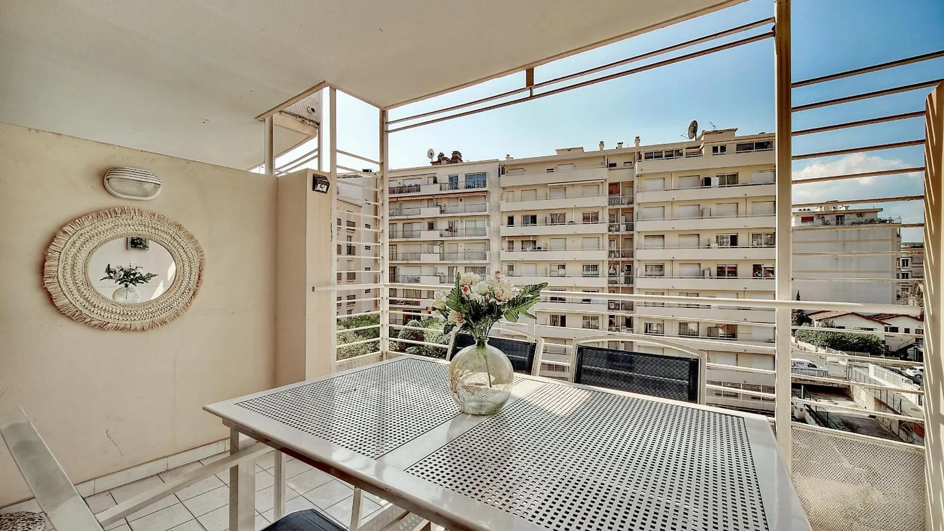 Agreable 2 Pieces Avec Piscine A1B235 Apartment Cannes France